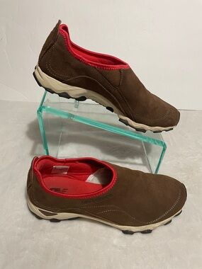 New Balance 825 Women’s Brown Suede Slip-On Casual Shoes Size 10B